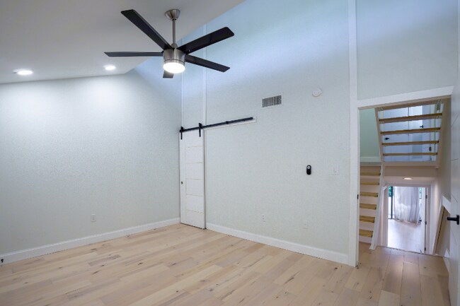 Building Photo - 1509 S Bay Villa Pl