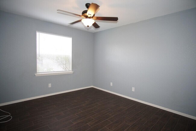 Building Photo - 6525 Brisa Del Mar Dr