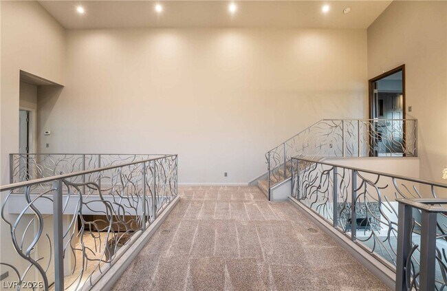 Building Photo - 980 Vegas Valley Dr