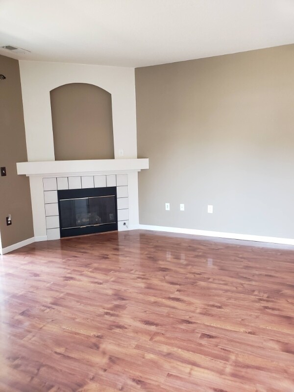 Building Photo - 5225 White Willow Dr