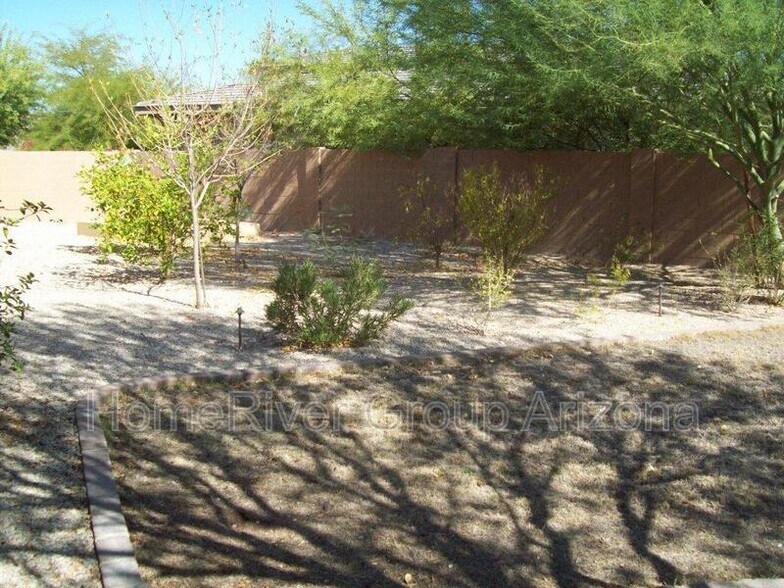 Building Photo - 17953 W Willow Dr