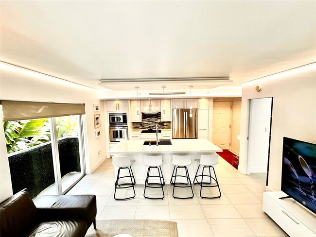 Building Photo - 630 85th St