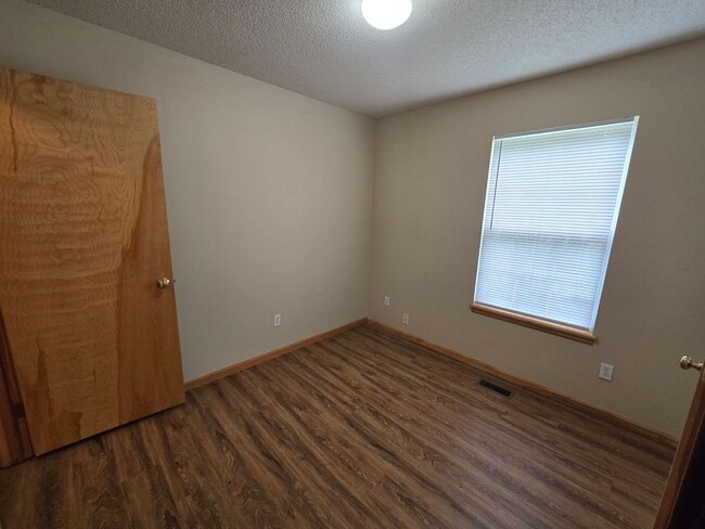 Building Photo - Huge three bedroom home available for rent