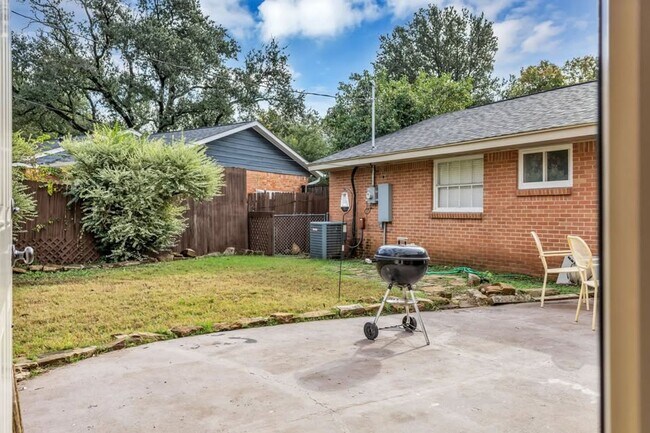 Building Photo - 3507 Flaxley-