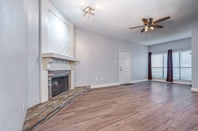 Building Photo - Charming One Bedroom Condo in Richardson!