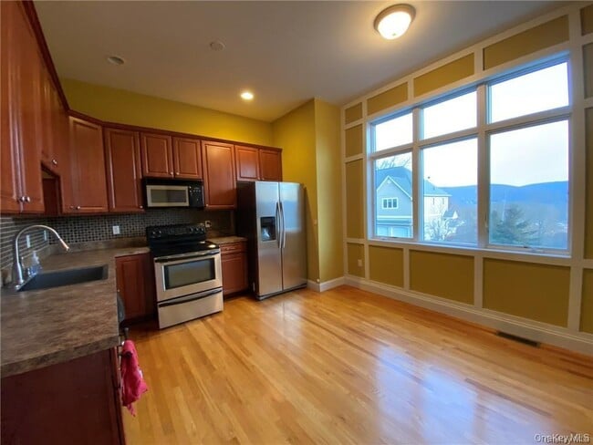 Building Photo - 90 Corbin Hill Rd