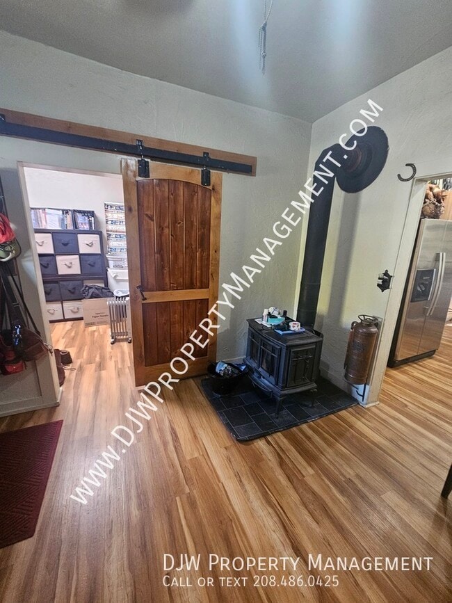 Building Photo - 307 W. 3rd. St -