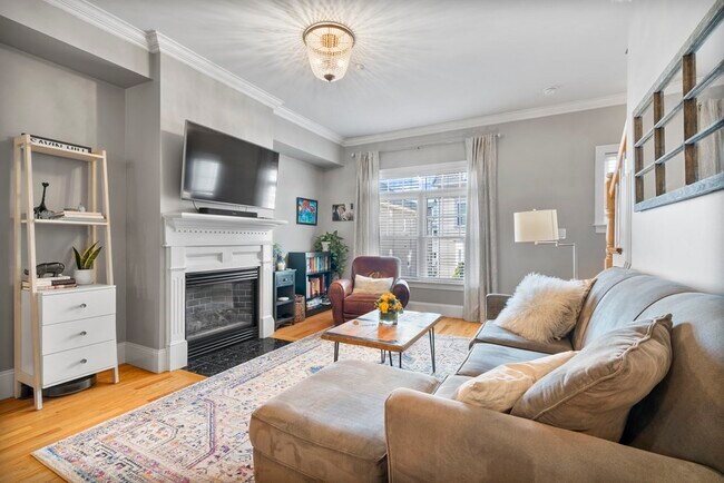 Building Photo - 10 S Sydney St