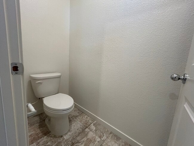 Building Photo - 3998 E Commerce Way