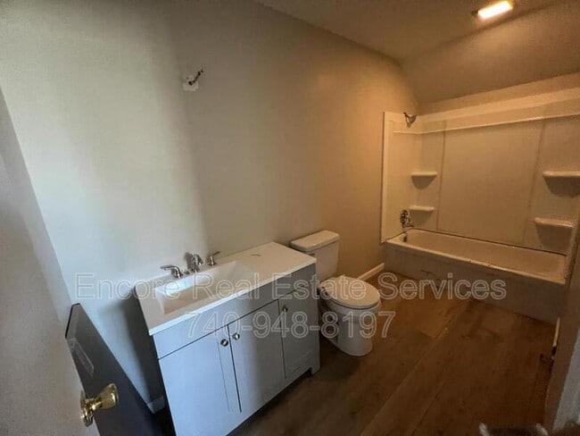 Building Photo - 396 N Cedar St