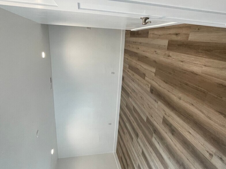 Building Photo - 8459 150 E