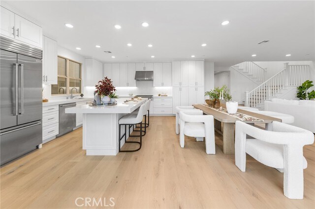 Building Photo - 206 Collino