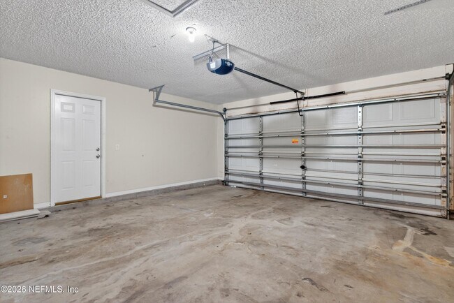 Building Photo - 1648 Glen Laurel Dr