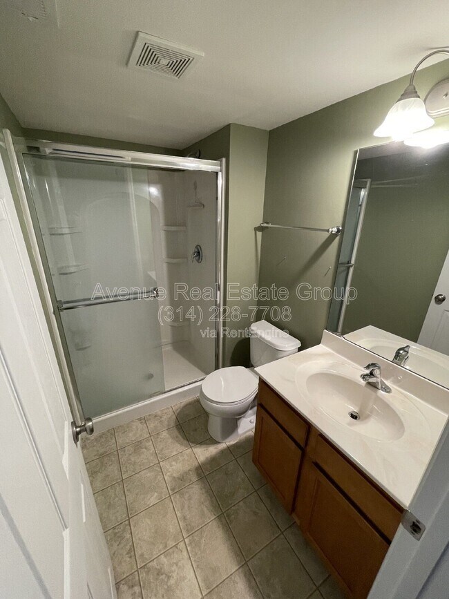 Building Photo - 5533 Emerald Pl Dr