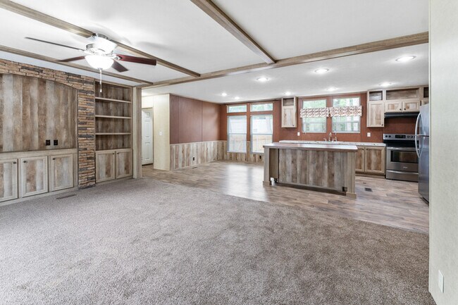 Building Photo - 204 Wildflower Drive