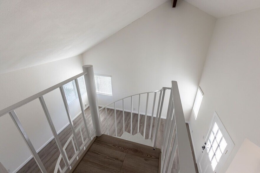 Building Photo - 47 Clover Ln