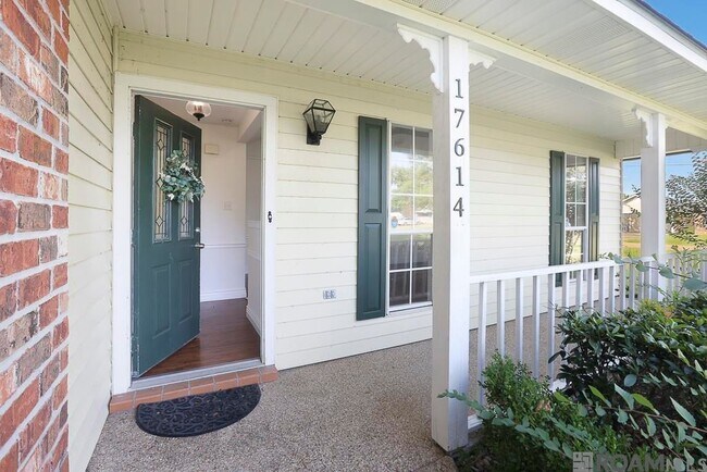 Building Photo - 17614 Sugar Mill Ave
