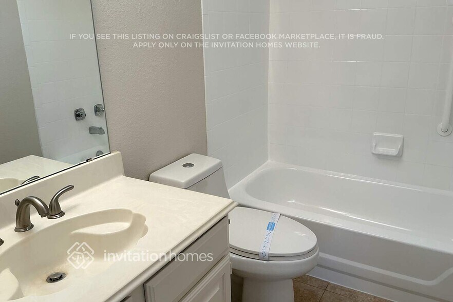 Building Photo - 18749 Vista Del Sol