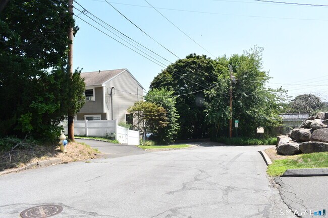 Building Photo - 38 Poe Ct