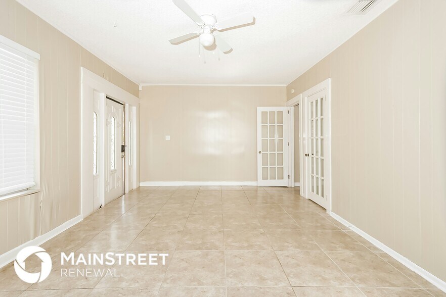 Building Photo - 733 Valley Forge Rd