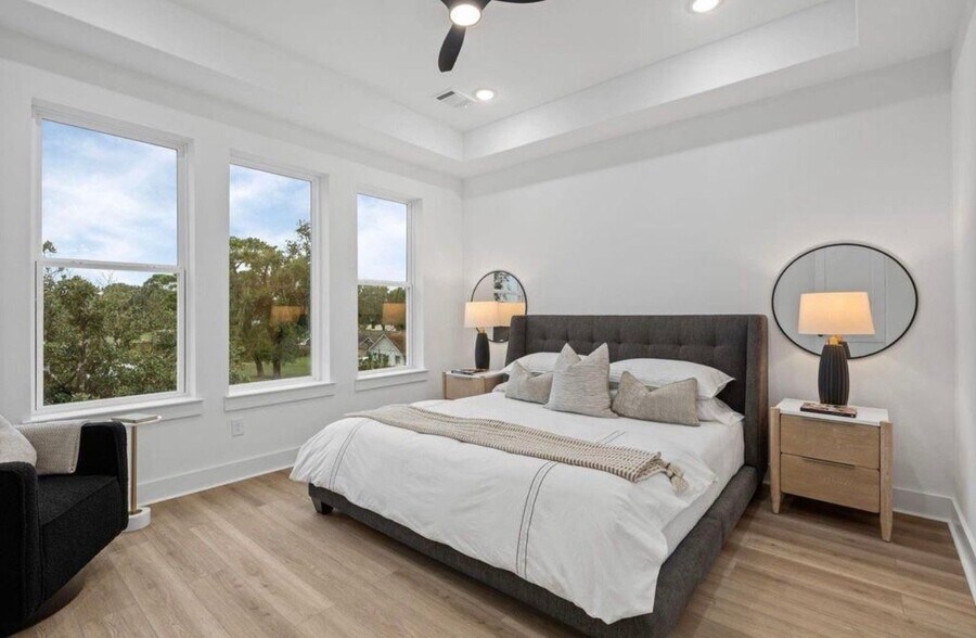 Building Photo - 717 Janisch Rd