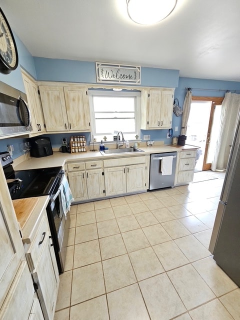 Building Photo - 774 S Main St