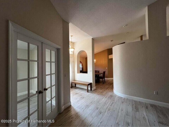 Building Photo - 9448 Tooke Shore Dr