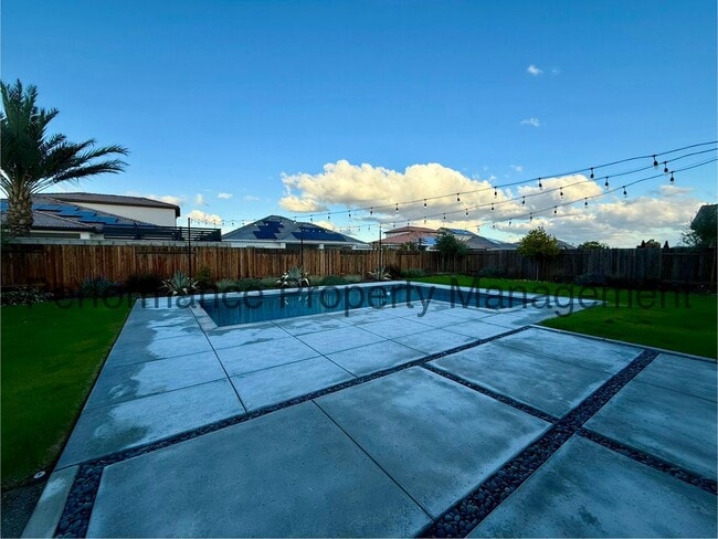 Building Photo - Stunning 3 Bed/3 Bath + Office River Ranch Home w/ RBP & $0 Deposit Option