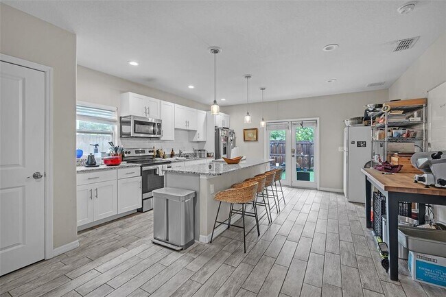 Building Photo - 3610 N Tampa St