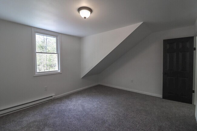 Building Photo - 1080 West Side Dr