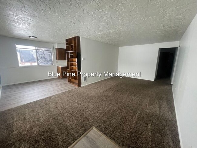 Building Photo - 353 E 15th St