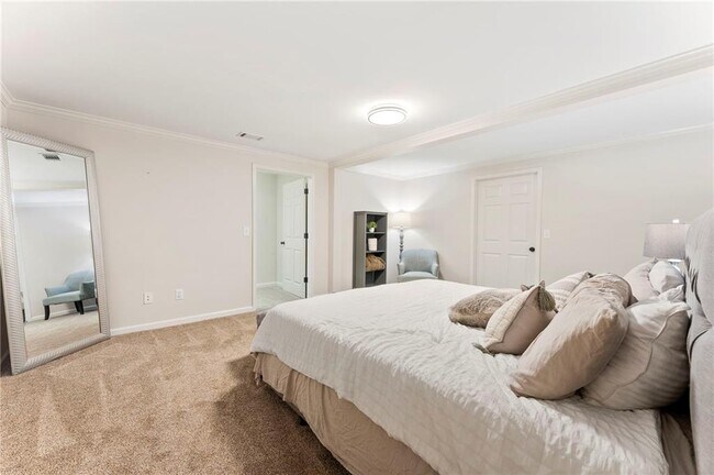 Building Photo - 6005 Oakbury Ln