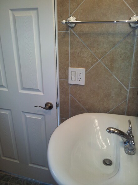 Building Photo - 5139 Omar Ct