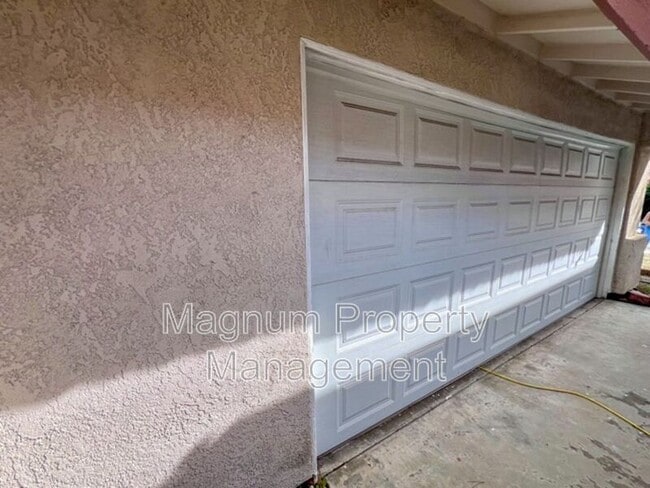 Building Photo - 39761 Rustic Glen Dr