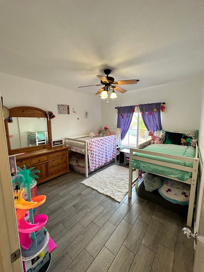 Building Photo - 40569 Morris St