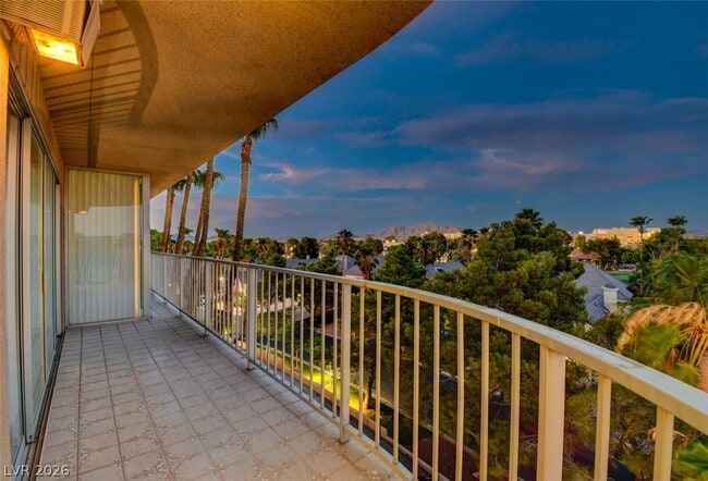 Building Photo - 3111 Bel Air Dr