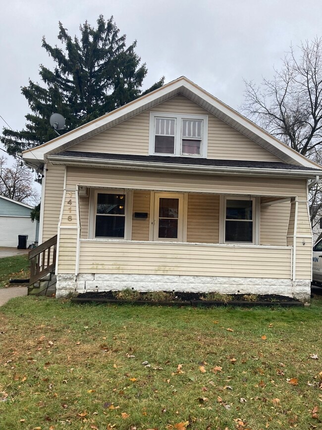 Primary Photo - 1416 St Lawrence Ave