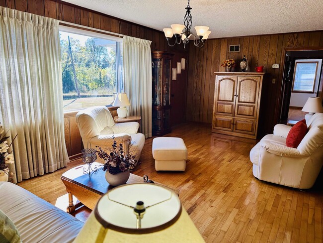 Building Photo - 3285 Munford Giltedge Rd