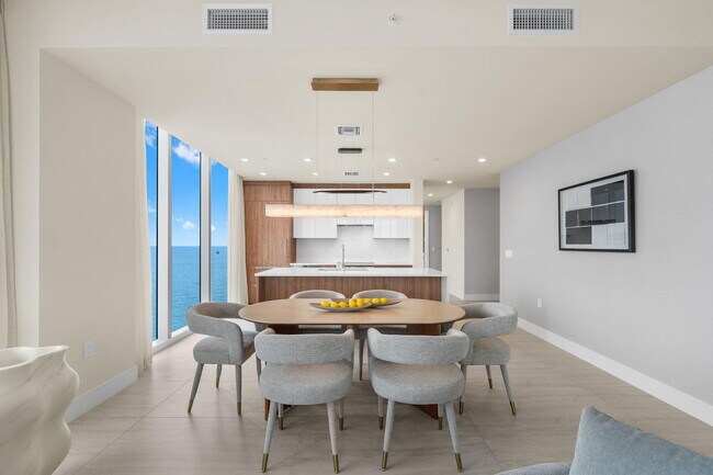 Building Photo - 151 N Seabreeze Blvd