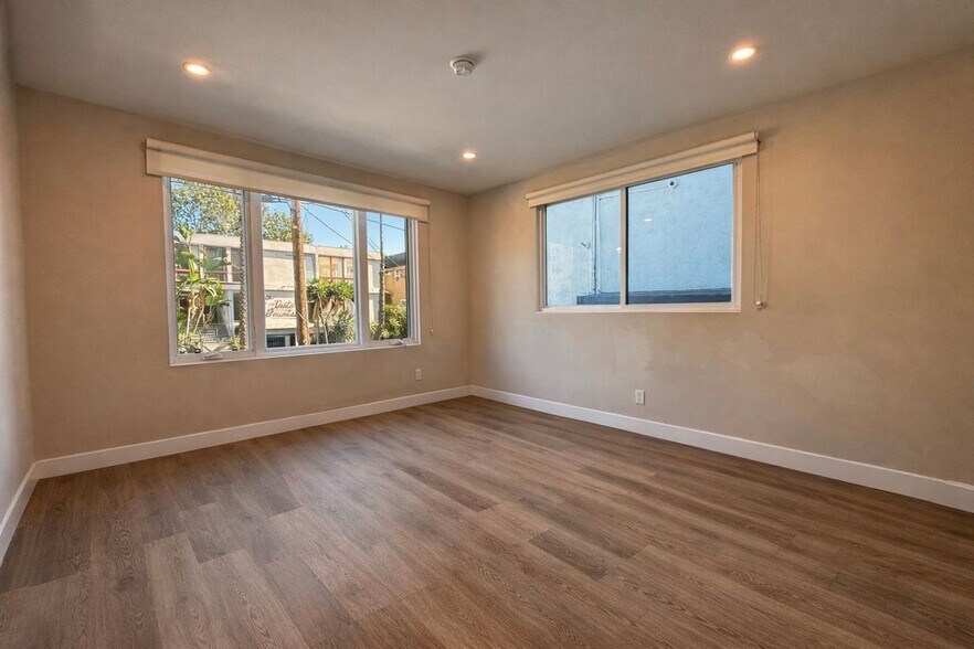 Building Photo - 1427 N Vista St