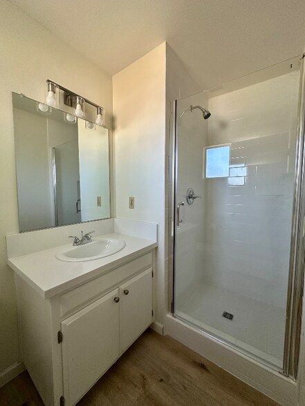 Building Photo - 1038 S Kent Ct