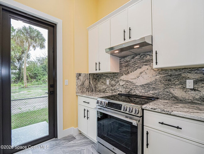 Building Photo - 12906 83rd Ave