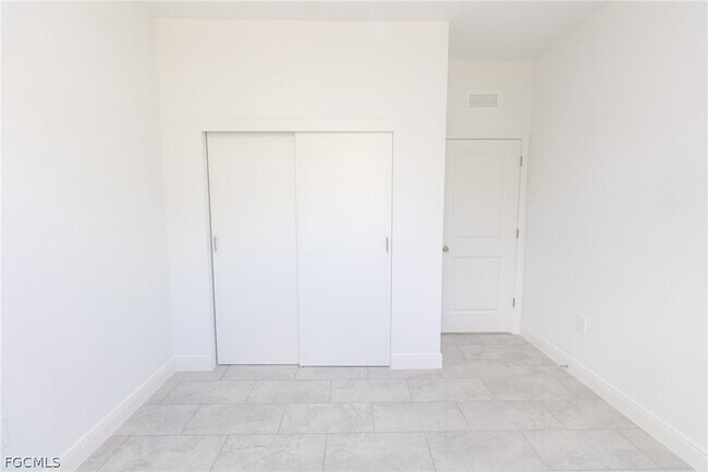 Building Photo - 9041 Lamkin Cir