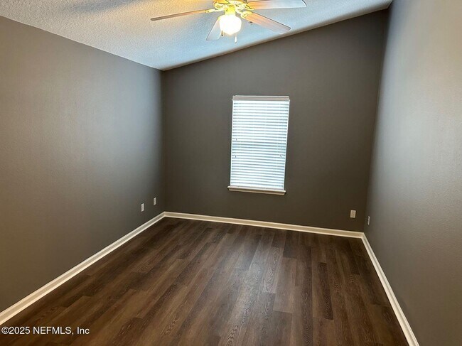 Building Photo - 575 Oakleaf Plantation Pkwy