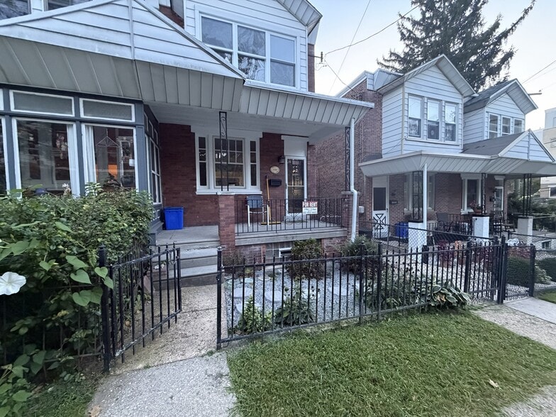 Building Photo - 4450 Dexter St