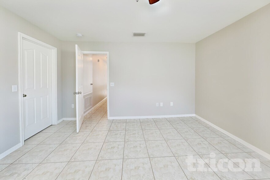 Building Photo - 2483 Brownwood Dr