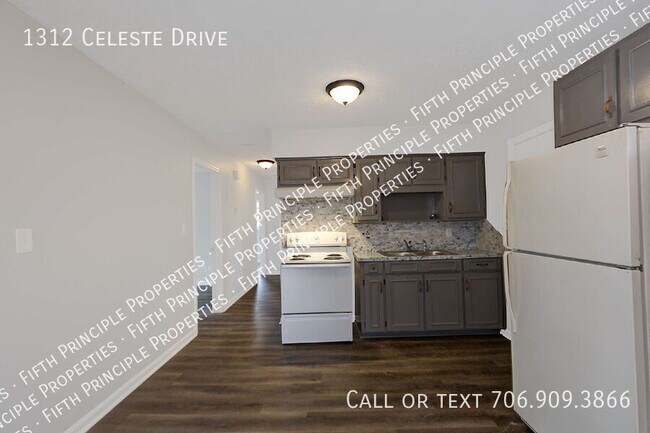 Building Photo - 1312 Celeste Dr