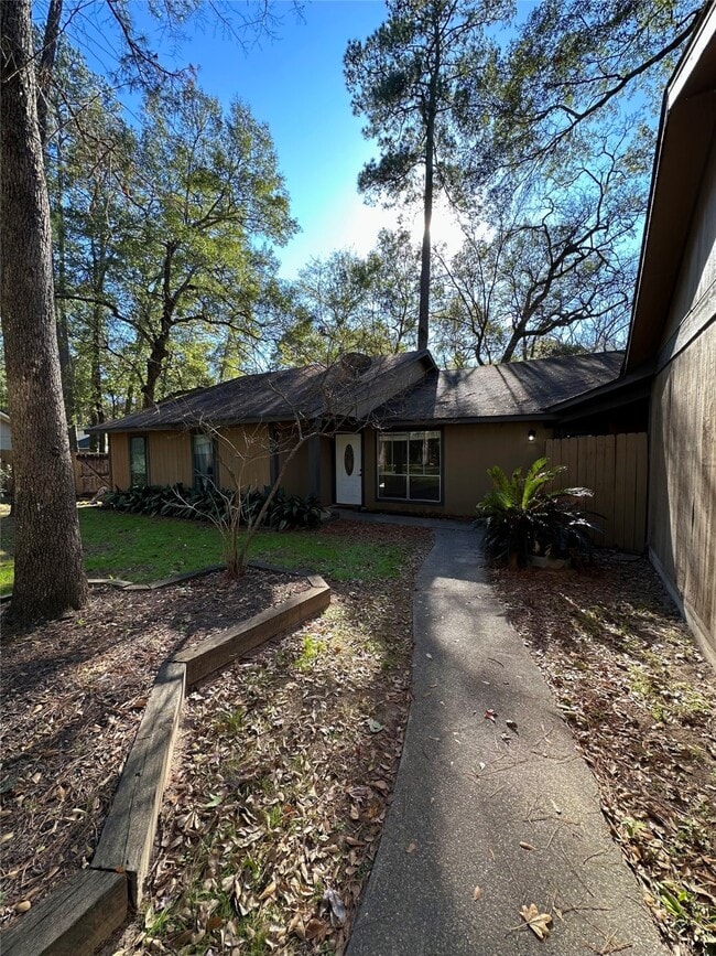 Building Photo - 2016 Royal Oak Pl