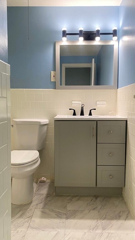 Building Photo - 72 Mudge St