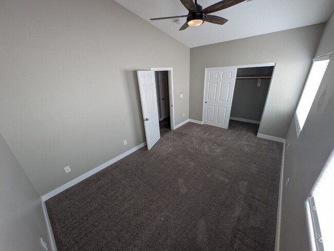 Building Photo - 8040 Villa Rosarito St